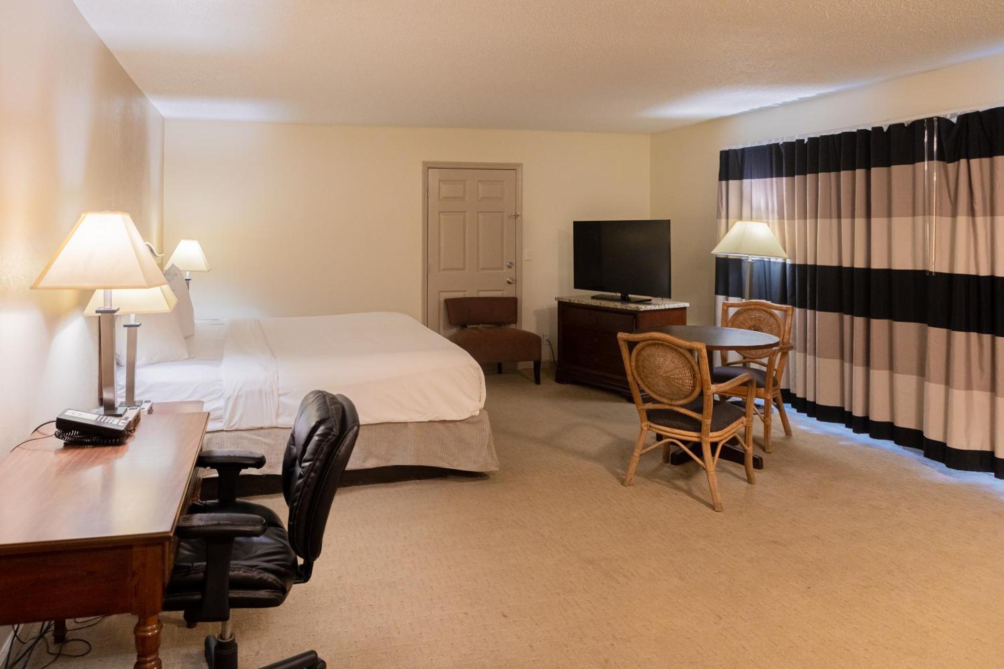 Cottonwood Suites Savannah Hotel & Conference Center Pooler Eksteriør billede